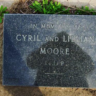 MOORE Cyril &amp; Lillian