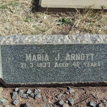 ARNOTT Charlie E. -1934 &amp; Maria J. -1937