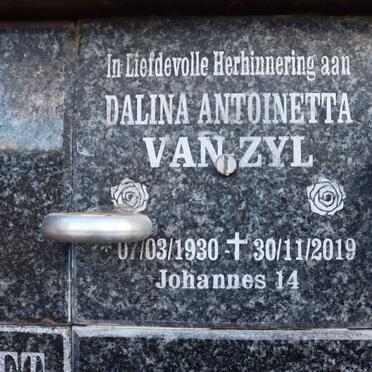 ZYL Dalina Antoinetta, van 1930-2019
