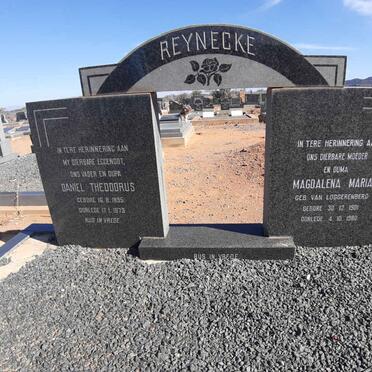 REYNECKE Daniel Theodorus 1885-1973 &amp; Magdalena Maria VAN LOGGERENBERG 1901-1980