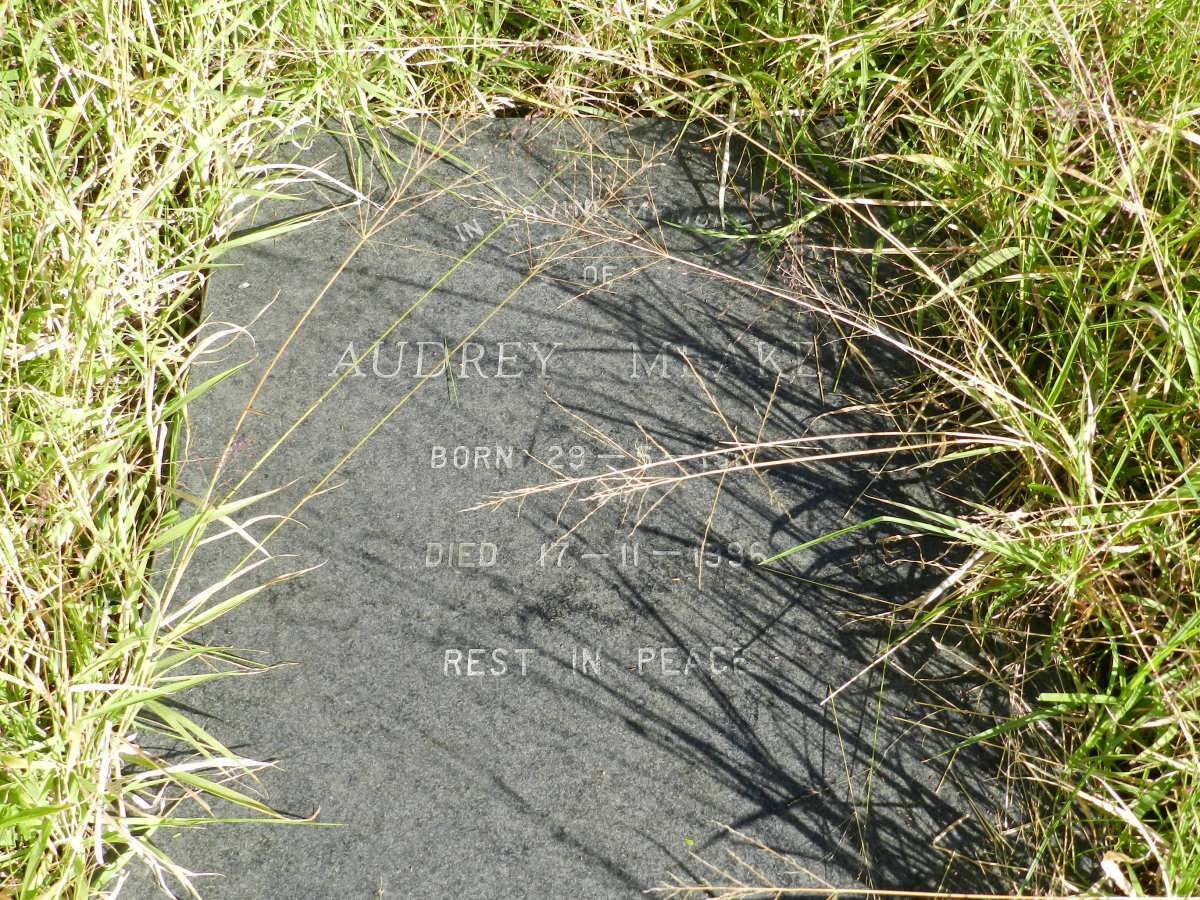 MEAKER Audrey 19??-1996