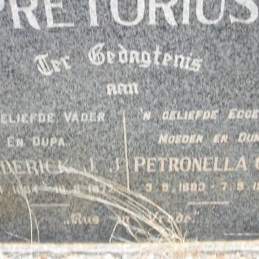 PRETORIUS Frederick J.J. 1884-1972 &amp; Petronella C.S. 1893-1961