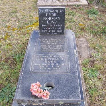 BUSS Victor F.J. 1920-1989 &amp; Christina S. HEUER 1924-1982 :: BUSS Cyril Norman 1945-1945