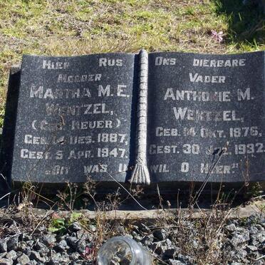 WENTZEL Anthonie M 1876  1932 &amp; Martha M.E. HEUER 1887-1947