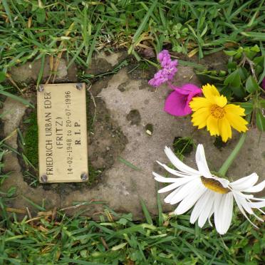 Eastern Cape, STUTTERHEIM district, Straus 178, farm cemetery