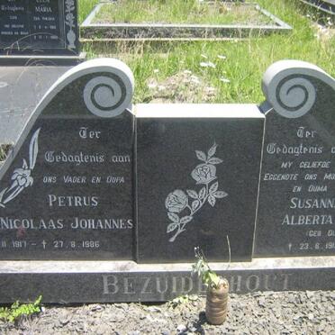 BEZUIDENHOUT Petrus Nicolaas Johannes 1917-1986 &amp; Susanna Alberta J. DU RANDT 1915-1985