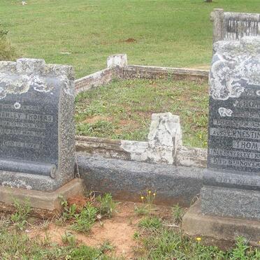 THOMAS ? &amp; Ernestine Brenda nee BEVERLEY 1890-1959 :: THOMAS Beverley 1916-19?4