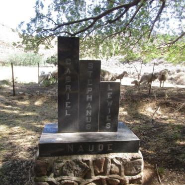 Eastern Cape, BARKLY EAST district, Naude's Nek Pass, Glentilt 112, Naude's Memorial