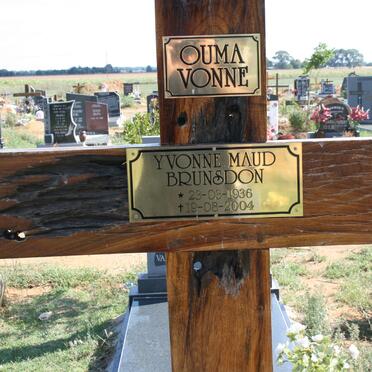 BRUNSDON Yvonne Maud 1936-2004