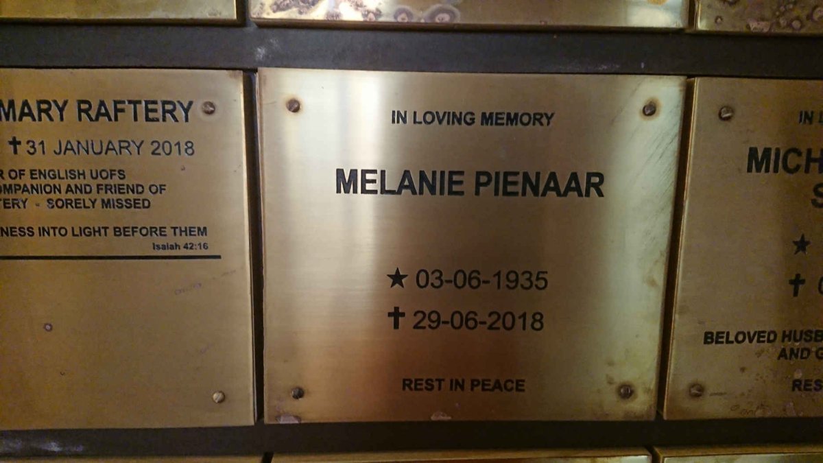 PIENAAR Melanie 1935-2018