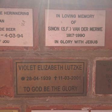 BEER Adéle, de 1970-1994 :: VAN DER MERWE S.F. 1917-1990 :: LUTZKE Violet Elizabeth 1939-2001