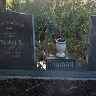 THOMAS Roebel S. 1935-2010 &amp; Maria C. VAN ZYL 1926-1990