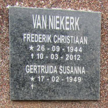 NIEKERK Frederik Christiaan, van 1944-2012 &amp; Gertruida Susanna 1949-