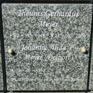 MEYER Theunis Gerhardus 1948-2008 &amp; Johanna Alida P. DELPORT 1952-