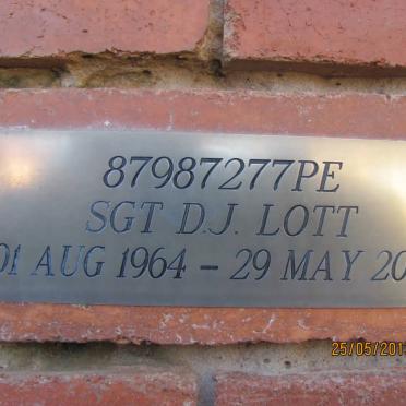 LOTT D.J. 1964-2000
