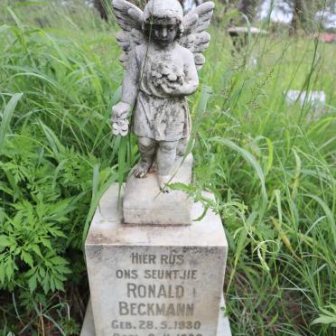 BECKMANN Ronald 1930-1930