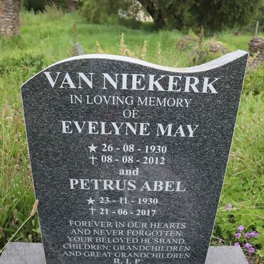 NIEKERK Petrus Abel, van 1930-2017 &amp; Evelyne May 1930-2012