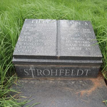 STROHFELDT Johann A. 1920-1999 &amp; Lilly VAN WYK 1930-1996
