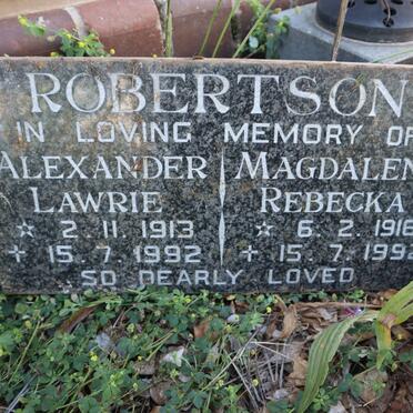ROBERTSON Alexander Lawrie 1913-1992 &amp; Magdalene Rebecka 1916-1992