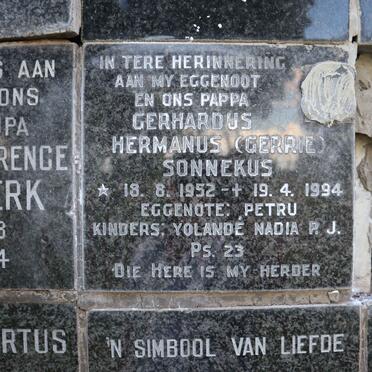 SONNEKUS Gerhardus Hermanus 1952-1994 &amp; Petru