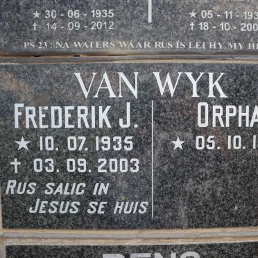 WYK Frederik J., van 1935-2003 &amp; Orpha 1939