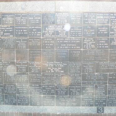 16. Gedenkmuur / Memorial wall _16