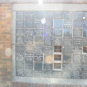 11. Gedenkmuur / Memorial wall _11