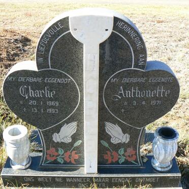 HOBLEY Charlie 1969-1993 &amp; Anthonette 1971-