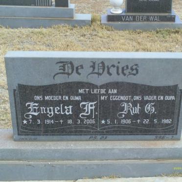 VRIES Rut G., de 1906-1982 &amp; Engela F. 1914-2006