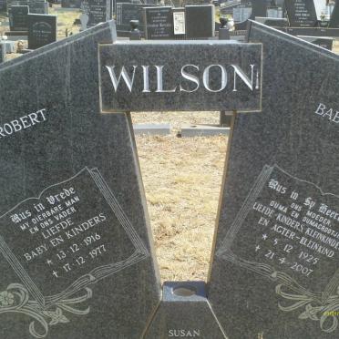 WILSON Robert 1916-1977 &amp; Baby 1925-2007