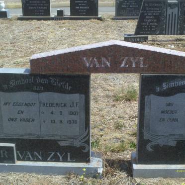 ZYL Frederik J.F., van 1907-1976 &amp; Hester Susanna 1907-1999        