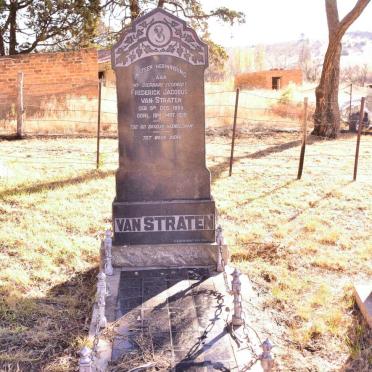 Free State, BETHLEHEM district, Clarens, Lager Koppie, Laerkoppie, farm cemetery