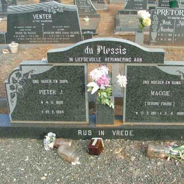 PLESSIS Pieter J, du 1909-1984 &amp; Maggie FOURIE 1911-1988
