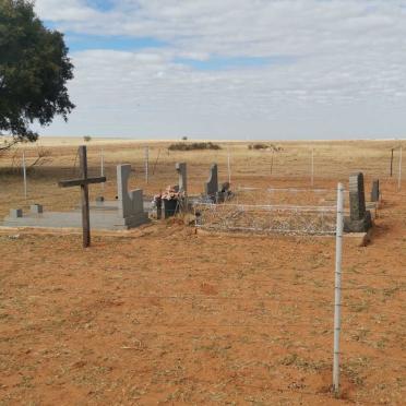 Free State, BOSHOF district, Graspan 1575, farm cemetery