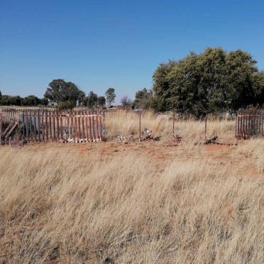Free State, BOSHOF district, Dealesville, Middelkop 622 (Onverwacht), farm cemetery