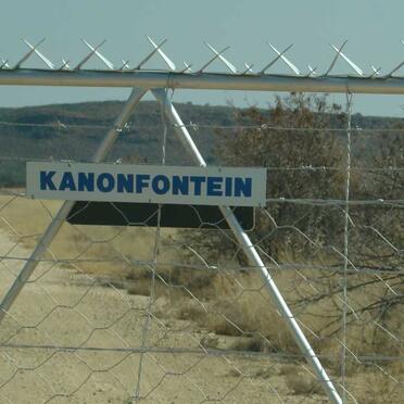 Free State, BOSHOF district, Voorspoed 1585, Kanonfontein, farm cemetery