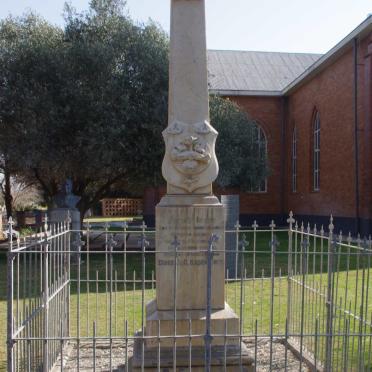 1. Gedenknaald - Gesneuwelde Burgers tydens Anglo-Boereoorlog 1899-1902