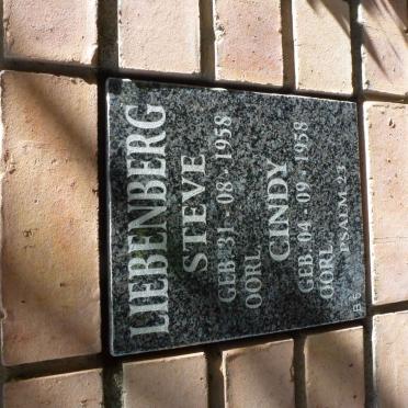 LIEBENBERG Steve 1958- &amp; Cindy 1958-