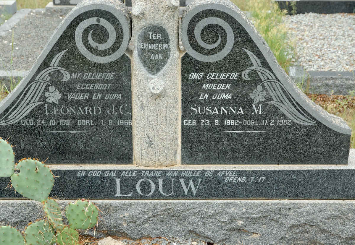 LOUW Leonard J.C. 1881-1968 &amp; Susanna M. 1882-1982