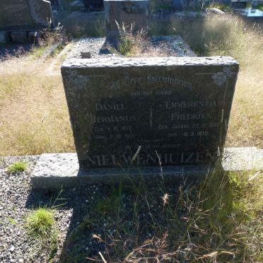NIEUWENHUIZEN Daniel Hermanus 1873-1961 &amp; Emmmerentia Fredrika JACOBS 1885-1970