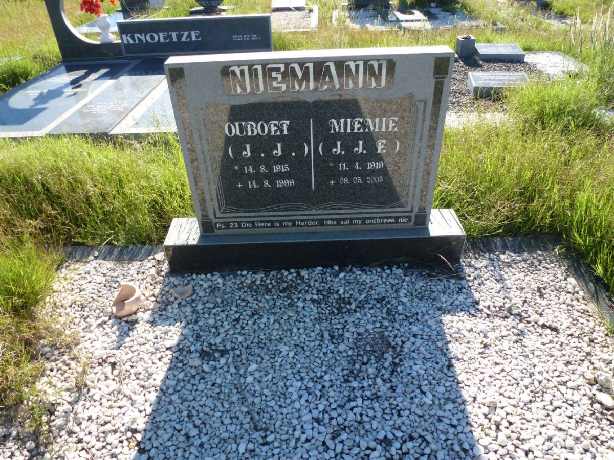 NIEMANN J.J. 1915-1999 &amp; J.J.F. 1919-2005