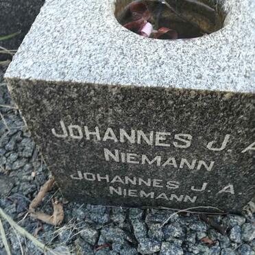 NIEMANN Johannes Jacobus Albertus 1890-1968 &amp; Maria Elizabeth HUMAN 1889-1960