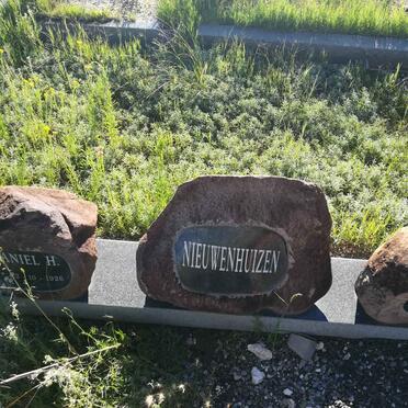 NIEWENHUIZEN Daniel H. 1926- &amp; Martha S. 1929-1996 