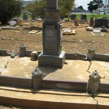 TOIT Chrisstoffel Jacobus, du 1857-1936 &amp; Magritha Johanna Dorothea VILJOEN 1858-1928