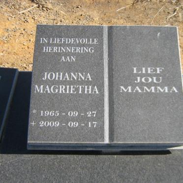 CLAASSENS Johannes Hendrik 1942-2011 &amp; Anna M.C. 1947- :: CLAASSENS Johanna Magrietha 1965-2009