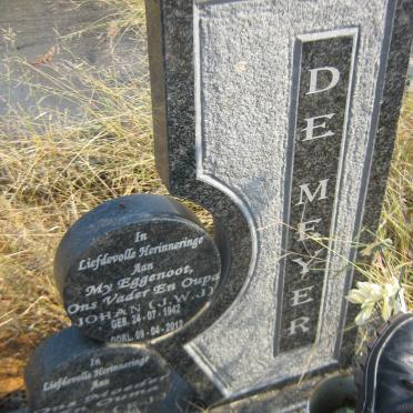 MEYER J.W.J., de 1942-2012 &amp; R.J. 1948 -