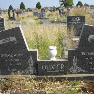 OLIVIER Schalk W.W.J. 1898-1976 &amp; Petronella M. 1904-1977