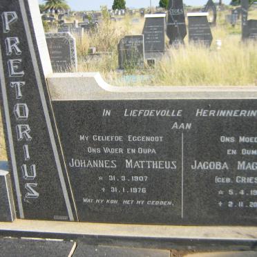 PRETORIUS Johannes Mattheus 1907-1976 &amp; Jacoba Magrietha GRIESEL 1919-2012