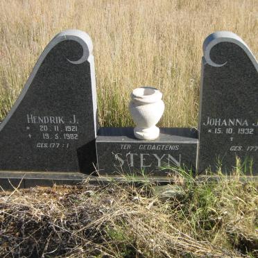 STEYN Hendrik J. 1921-1982 &amp; Johanna J.A.G. KLEYNHANS 1932-