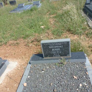 MHLOPEKI Josie 1941-2004